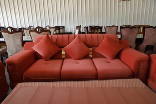 Red velvet 8 seater sofa - Image 3